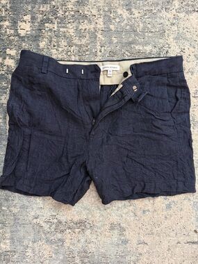 Banana Republic Men’s Dark Navy Flat-Front Linen Shorts